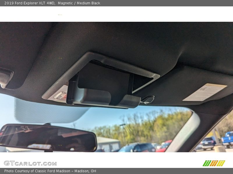 Magnetic / Medium Black 2019 Ford Explorer XLT 4WD