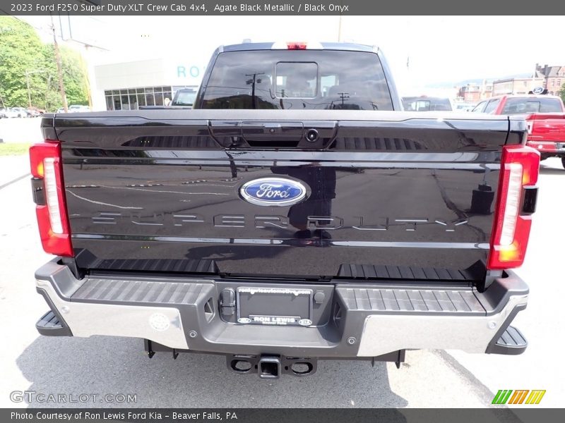  2023 F250 Super Duty XLT Crew Cab 4x4 Logo