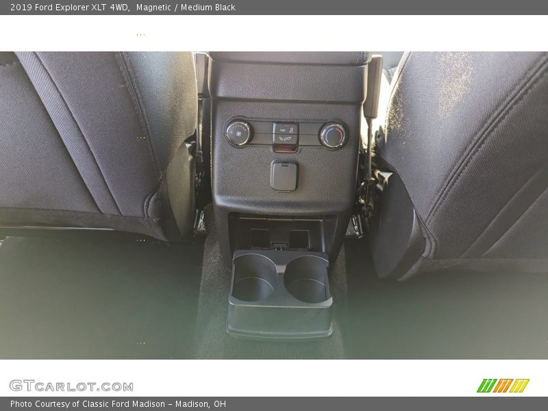 Magnetic / Medium Black 2019 Ford Explorer XLT 4WD