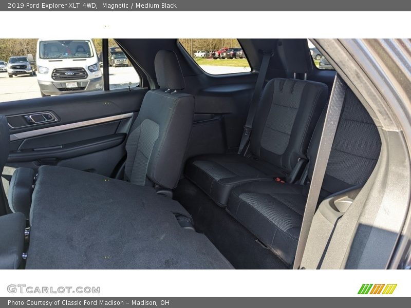 Magnetic / Medium Black 2019 Ford Explorer XLT 4WD