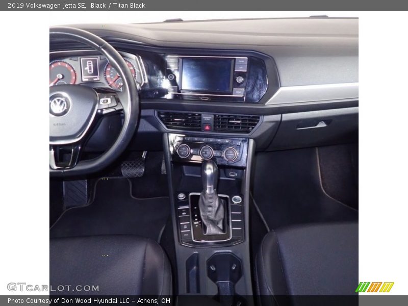Black / Titan Black 2019 Volkswagen Jetta SE