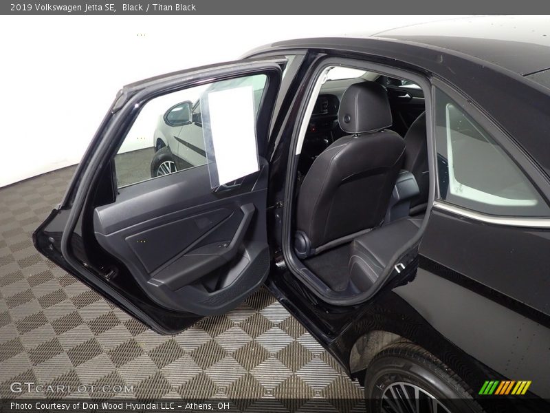 Black / Titan Black 2019 Volkswagen Jetta SE