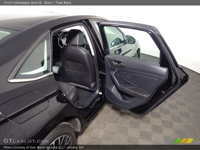 Black / Titan Black 2019 Volkswagen Jetta SE