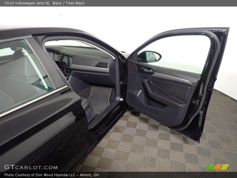 Black / Titan Black 2019 Volkswagen Jetta SE