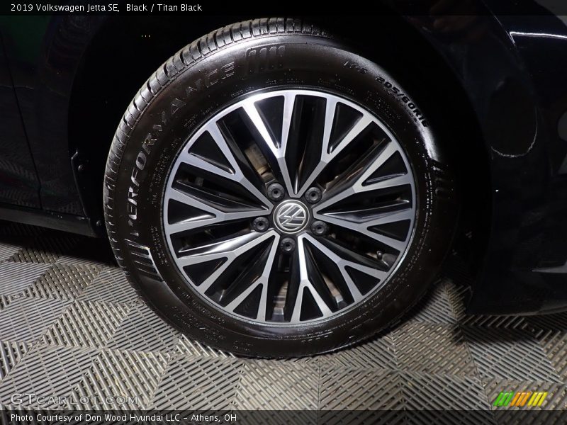 Black / Titan Black 2019 Volkswagen Jetta SE