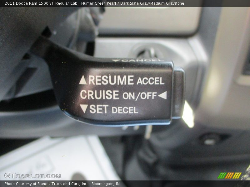 Hunter Green Pearl / Dark Slate Gray/Medium Graystone 2011 Dodge Ram 1500 ST Regular Cab