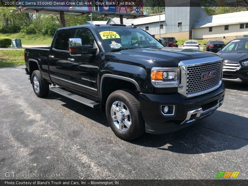 Front 3/4 View of 2016 Sierra 3500HD Denali Crew Cab 4x4