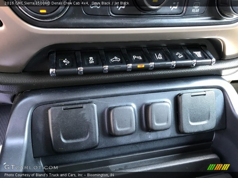 Controls of 2016 Sierra 3500HD Denali Crew Cab 4x4