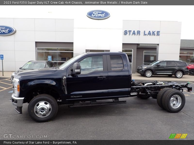 Antimatter Blue Metallic / Medium Dark Slate 2023 Ford F350 Super Duty XLT Crew Cab 4x4 Chassis