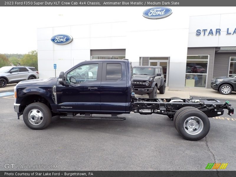  2023 F350 Super Duty XLT Crew Cab 4x4 Chassis Antimatter Blue Metallic
