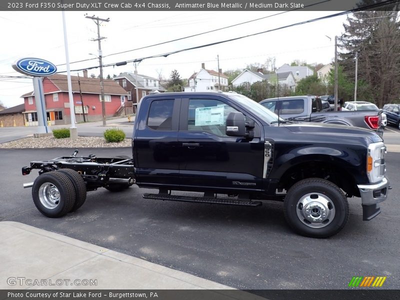  2023 F350 Super Duty XLT Crew Cab 4x4 Chassis Antimatter Blue Metallic