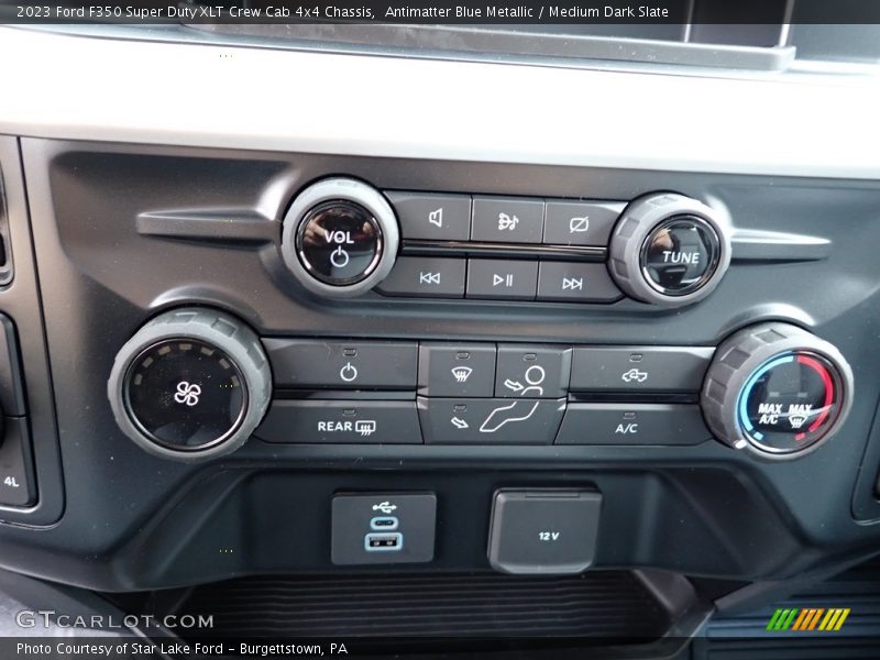 Controls of 2023 F350 Super Duty XLT Crew Cab 4x4 Chassis