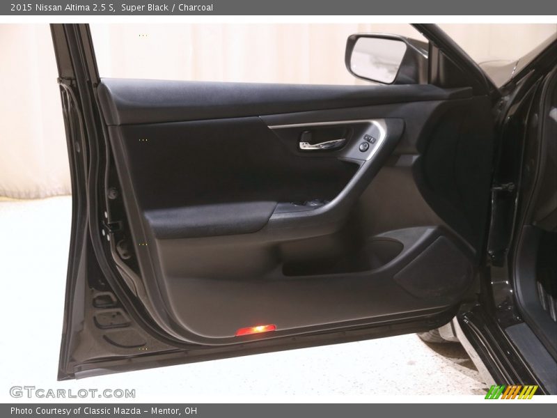 Super Black / Charcoal 2015 Nissan Altima 2.5 S