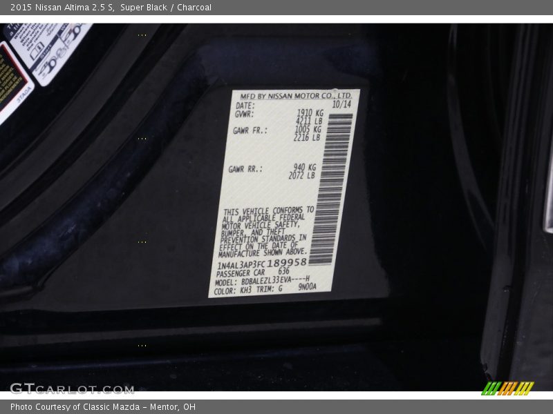 Super Black / Charcoal 2015 Nissan Altima 2.5 S