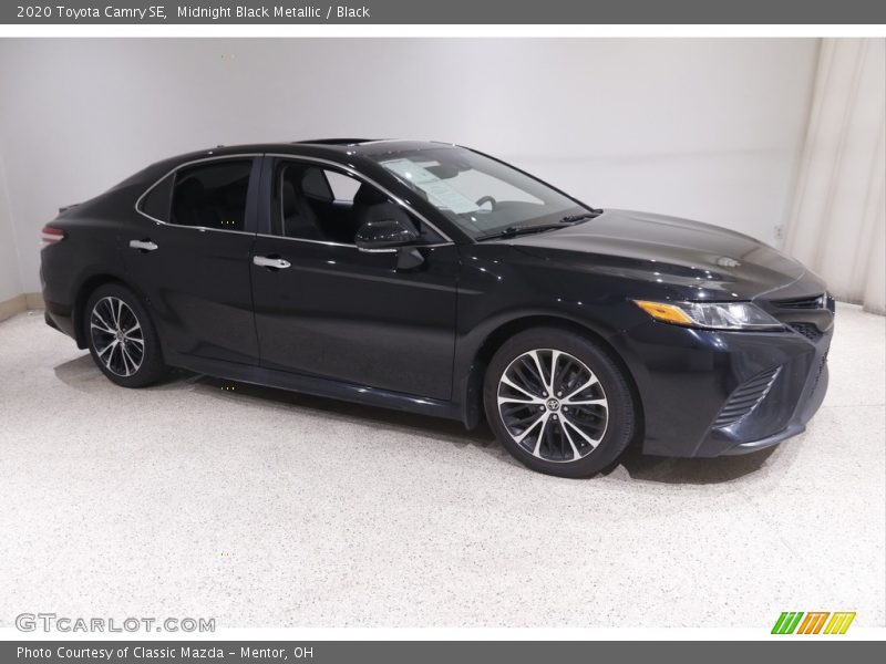 Midnight Black Metallic / Black 2020 Toyota Camry SE