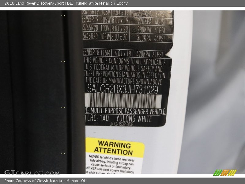 Yulong White Metallic / Ebony 2018 Land Rover Discovery Sport HSE