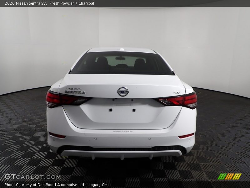 Fresh Powder / Charcoal 2020 Nissan Sentra SV