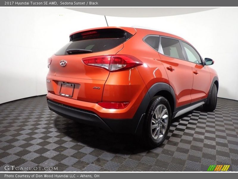 Sedona Sunset / Black 2017 Hyundai Tucson SE AWD