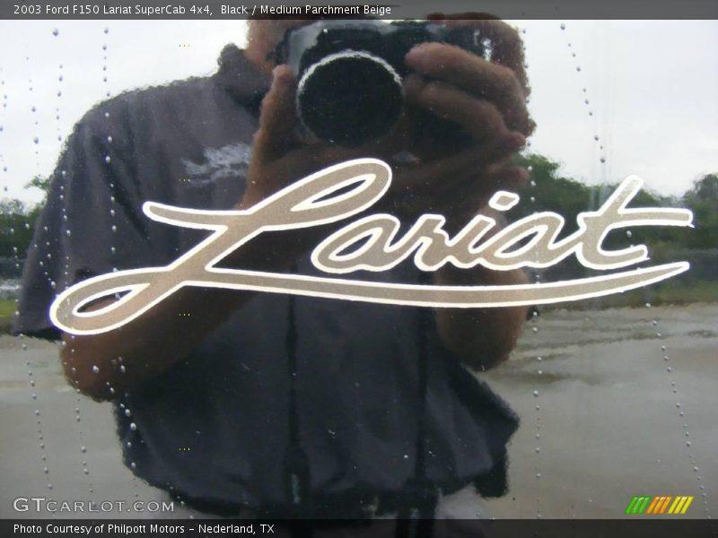 Black / Medium Parchment Beige 2003 Ford F150 Lariat SuperCab 4x4