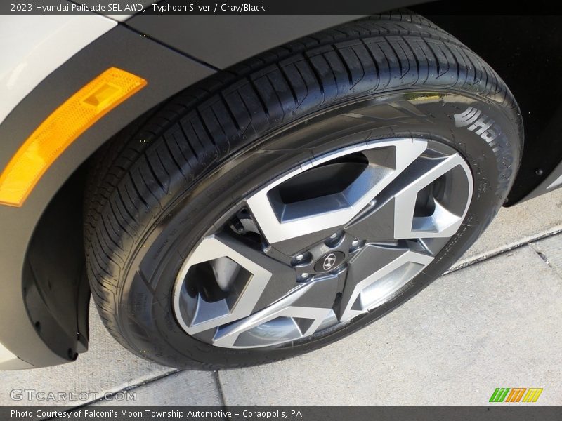 Typhoon Silver / Gray/Black 2023 Hyundai Palisade SEL AWD