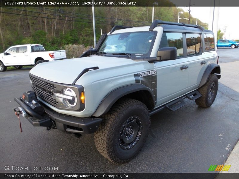 Front 3/4 View of 2022 Bronco Everglades 4x4 4-Door