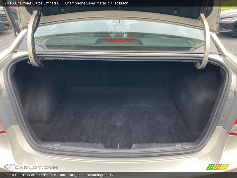 Champagne Silver Metallic / Jet Black 2016 Chevrolet Cruze Limited LT