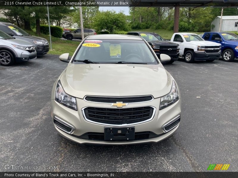 Champagne Silver Metallic / Jet Black 2016 Chevrolet Cruze Limited LT