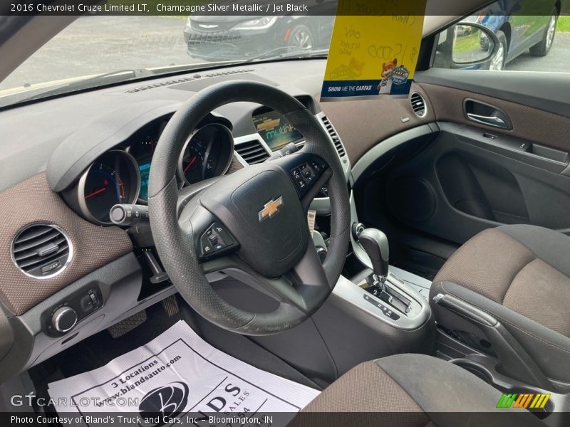 Champagne Silver Metallic / Jet Black 2016 Chevrolet Cruze Limited LT