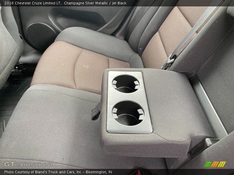 Champagne Silver Metallic / Jet Black 2016 Chevrolet Cruze Limited LT