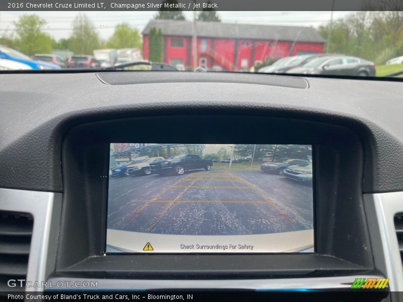 Champagne Silver Metallic / Jet Black 2016 Chevrolet Cruze Limited LT