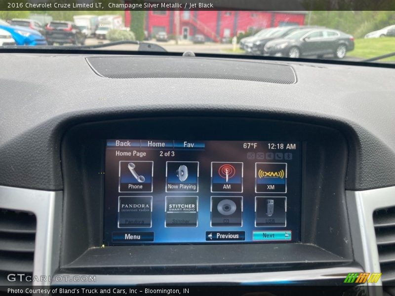 Champagne Silver Metallic / Jet Black 2016 Chevrolet Cruze Limited LT