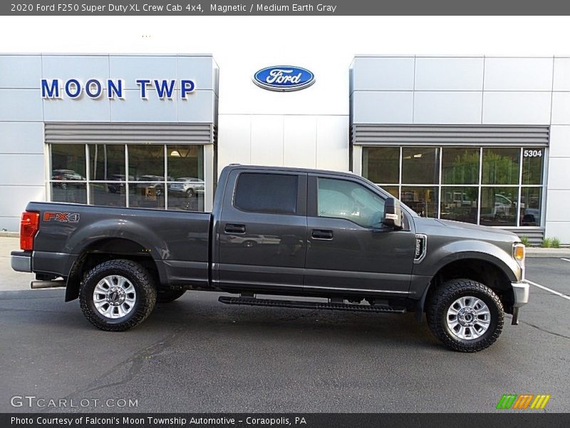 Magnetic / Medium Earth Gray 2020 Ford F250 Super Duty XL Crew Cab 4x4