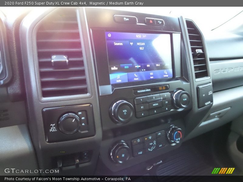 Magnetic / Medium Earth Gray 2020 Ford F250 Super Duty XL Crew Cab 4x4