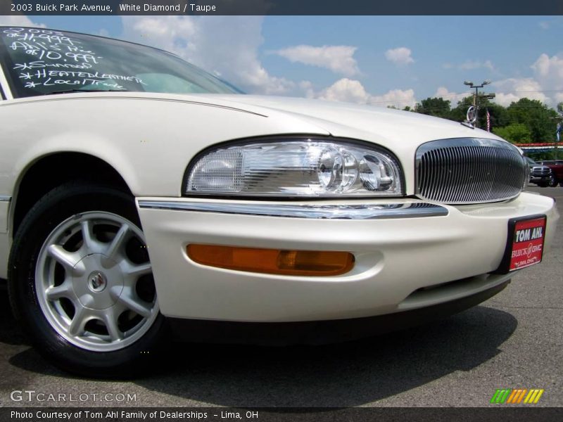 White Diamond / Taupe 2003 Buick Park Avenue