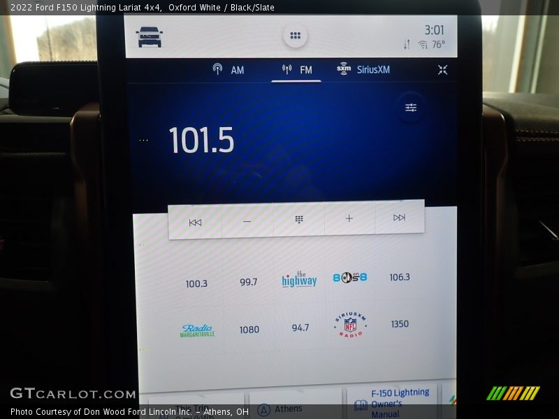 Oxford White / Black/Slate 2022 Ford F150 Lightning Lariat 4x4