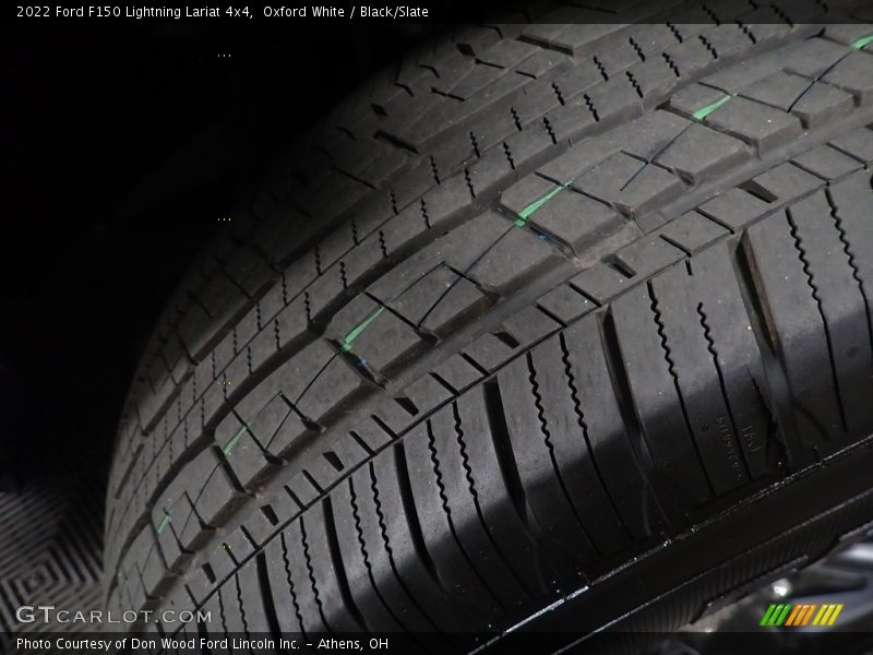 Oxford White / Black/Slate 2022 Ford F150 Lightning Lariat 4x4