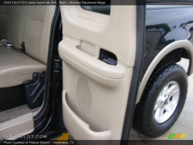 Black / Medium Parchment Beige 2003 Ford F150 Lariat SuperCab 4x4