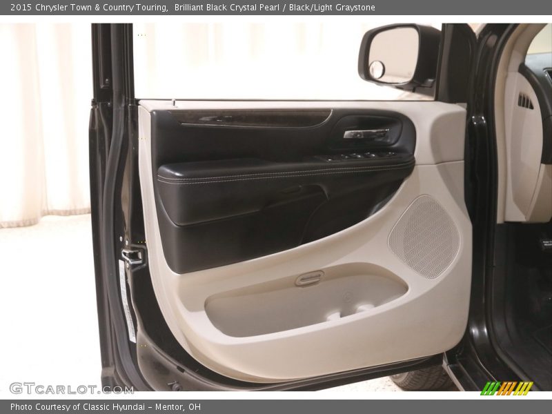 Brilliant Black Crystal Pearl / Black/Light Graystone 2015 Chrysler Town & Country Touring