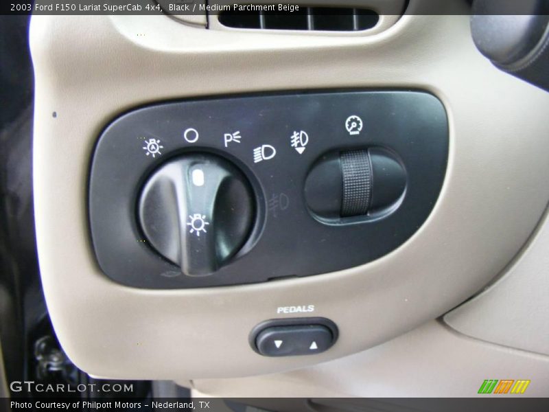 Black / Medium Parchment Beige 2003 Ford F150 Lariat SuperCab 4x4