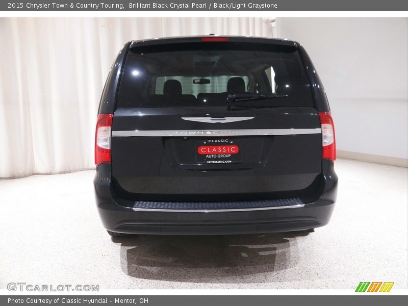 Brilliant Black Crystal Pearl / Black/Light Graystone 2015 Chrysler Town & Country Touring