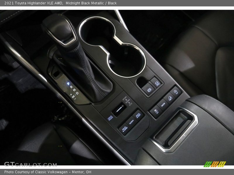 Midnight Black Metallic / Black 2021 Toyota Highlander XLE AWD