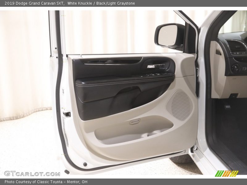 White Knuckle / Black/Light Graystone 2019 Dodge Grand Caravan SXT