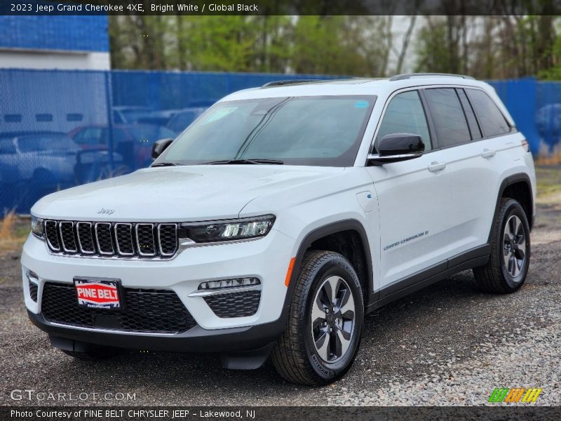 Bright White / Global Black 2023 Jeep Grand Cherokee 4XE