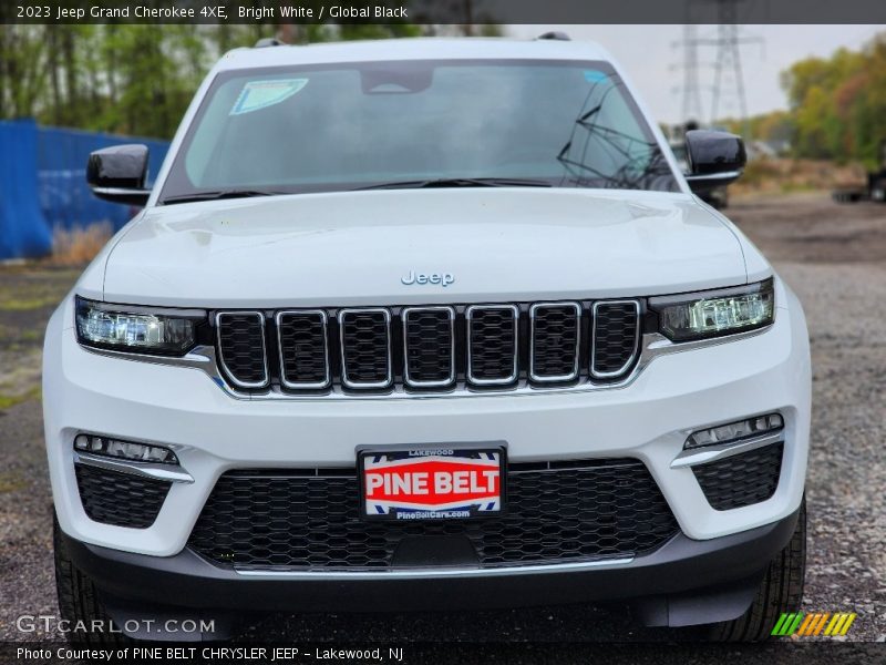 Bright White / Global Black 2023 Jeep Grand Cherokee 4XE