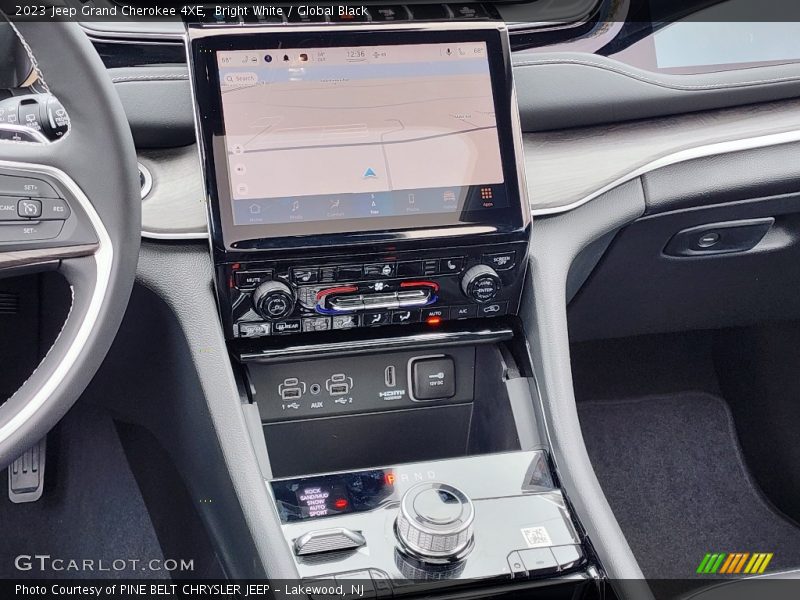 Navigation of 2023 Grand Cherokee 4XE