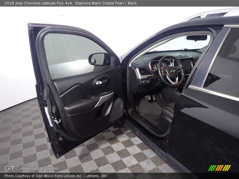 Diamond Black Crystal Pearl / Black 2018 Jeep Cherokee Latitude Plus 4x4