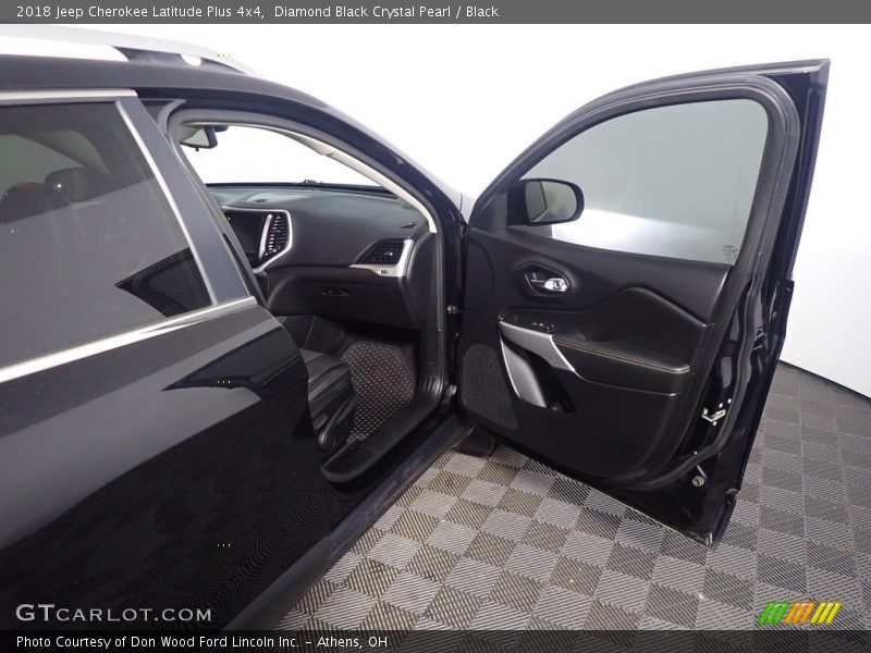 Diamond Black Crystal Pearl / Black 2018 Jeep Cherokee Latitude Plus 4x4