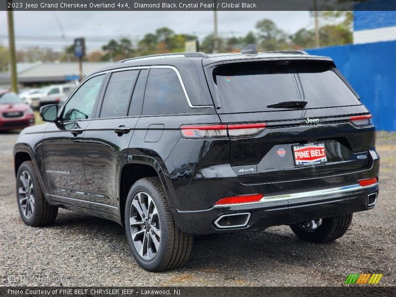 Diamond Black Crystal Pearl / Global Black 2023 Jeep Grand Cherokee Overland 4x4