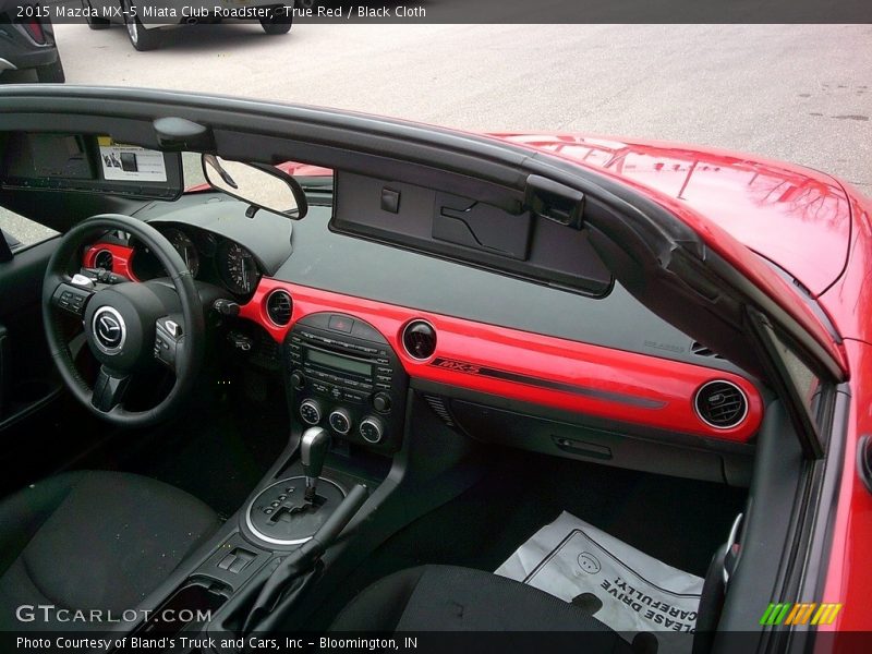 True Red / Black Cloth 2015 Mazda MX-5 Miata Club Roadster
