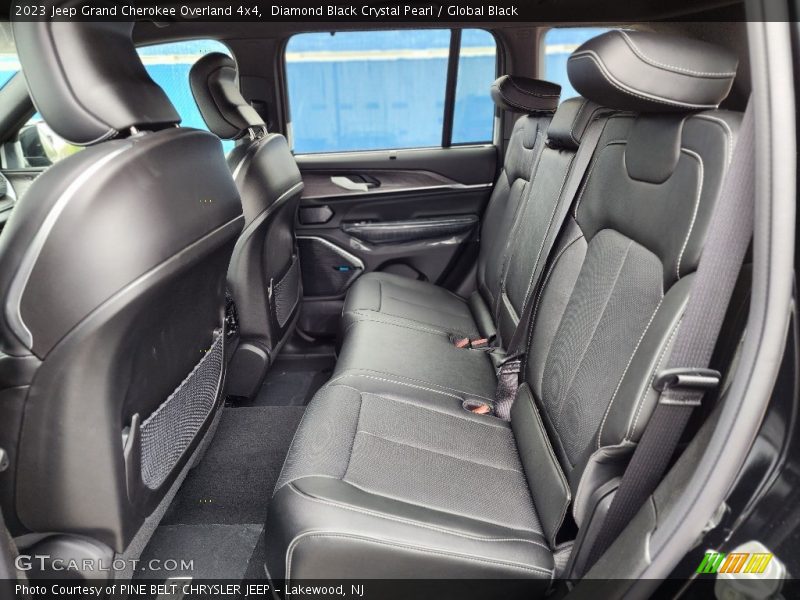 Diamond Black Crystal Pearl / Global Black 2023 Jeep Grand Cherokee Overland 4x4